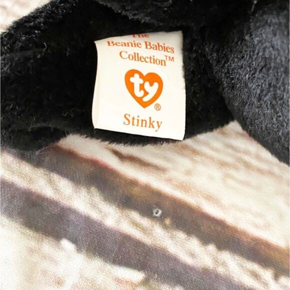 TY BEANIE BABIES Stinky the Skunk - Picture 6 of 6
